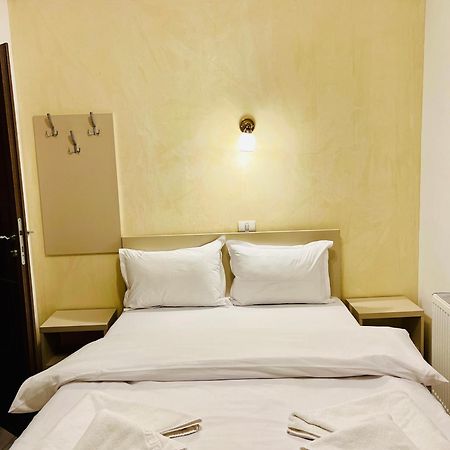 Hotel Marina Srl 布加勒斯特 外观 照片