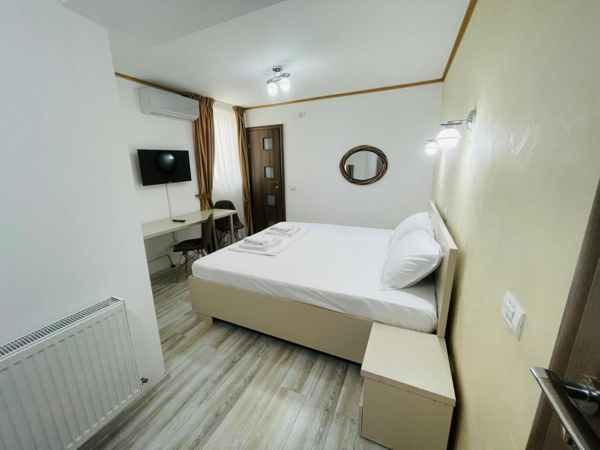 Hotel Marina Srl 布加勒斯特 外观 照片