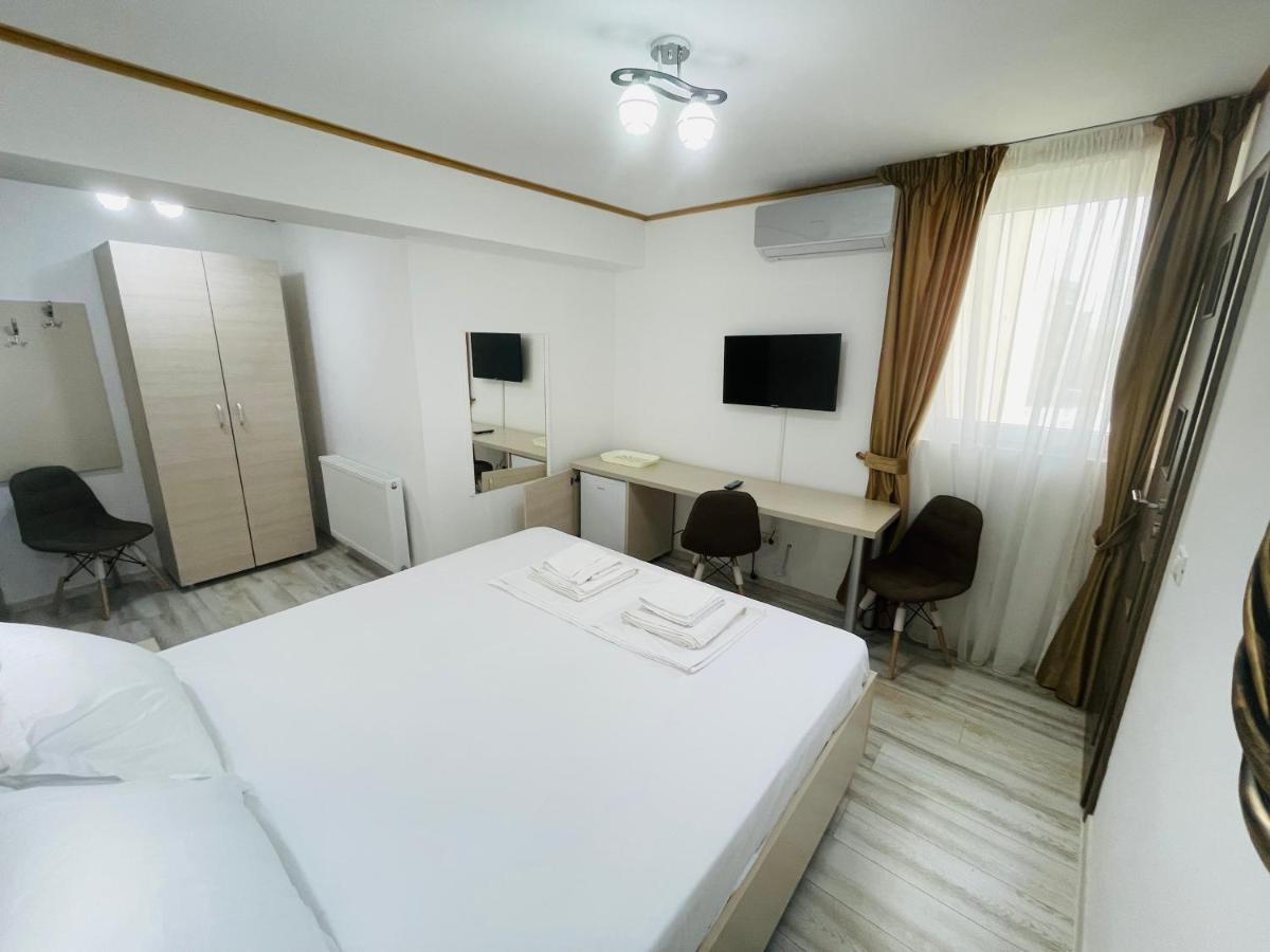 Hotel Marina Srl 布加勒斯特 外观 照片