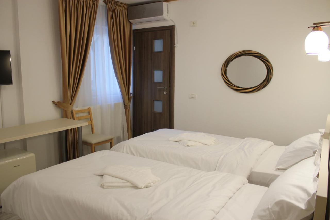 Hotel Marina Srl 布加勒斯特 外观 照片