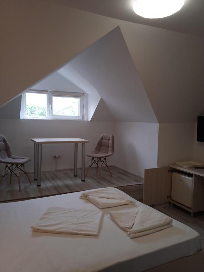 Hotel Marina Srl 布加勒斯特 外观 照片
