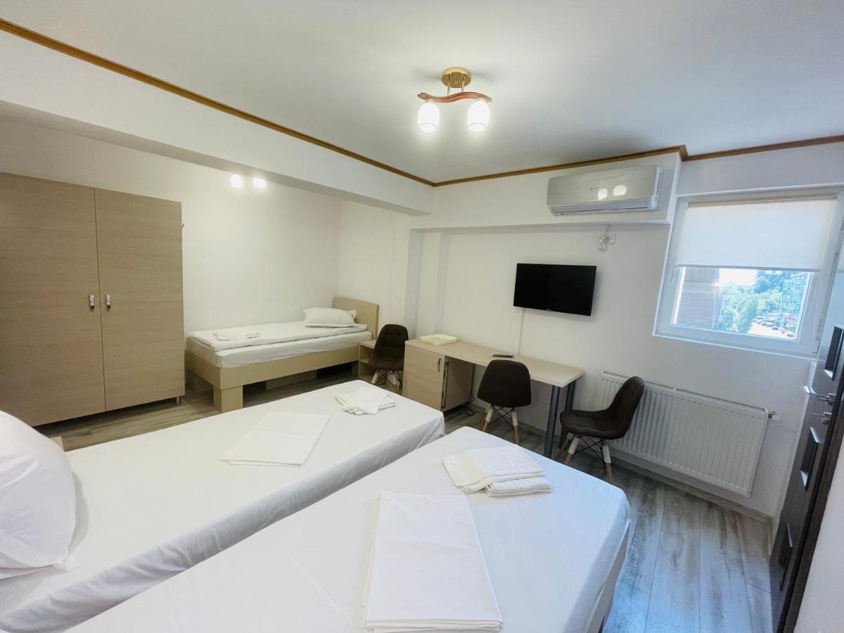 Hotel Marina Srl 布加勒斯特 外观 照片