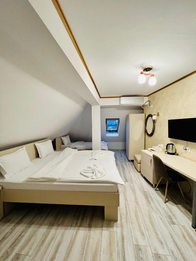 Hotel Marina Srl 布加勒斯特 外观 照片