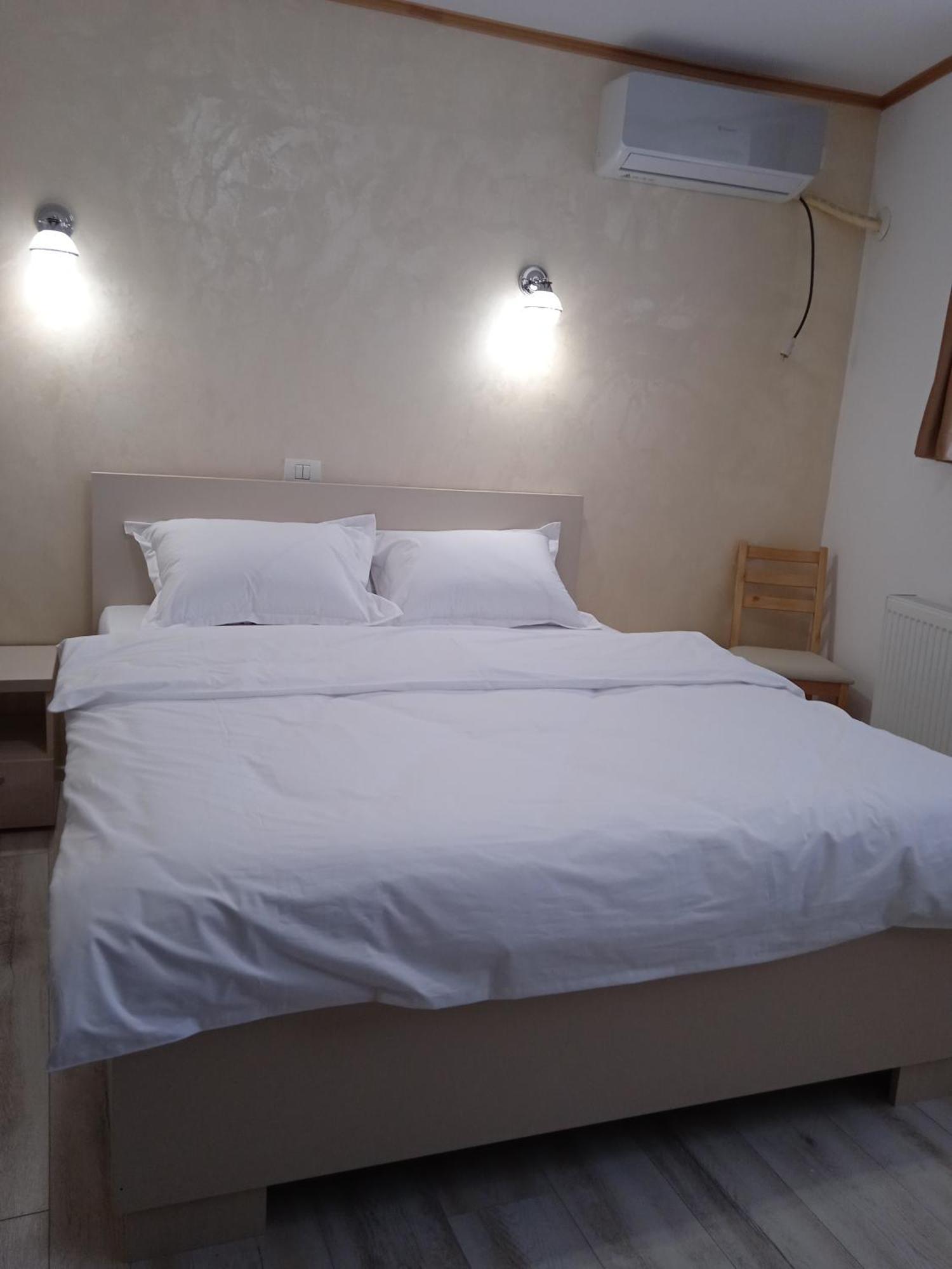 Hotel Marina Srl 布加勒斯特 外观 照片