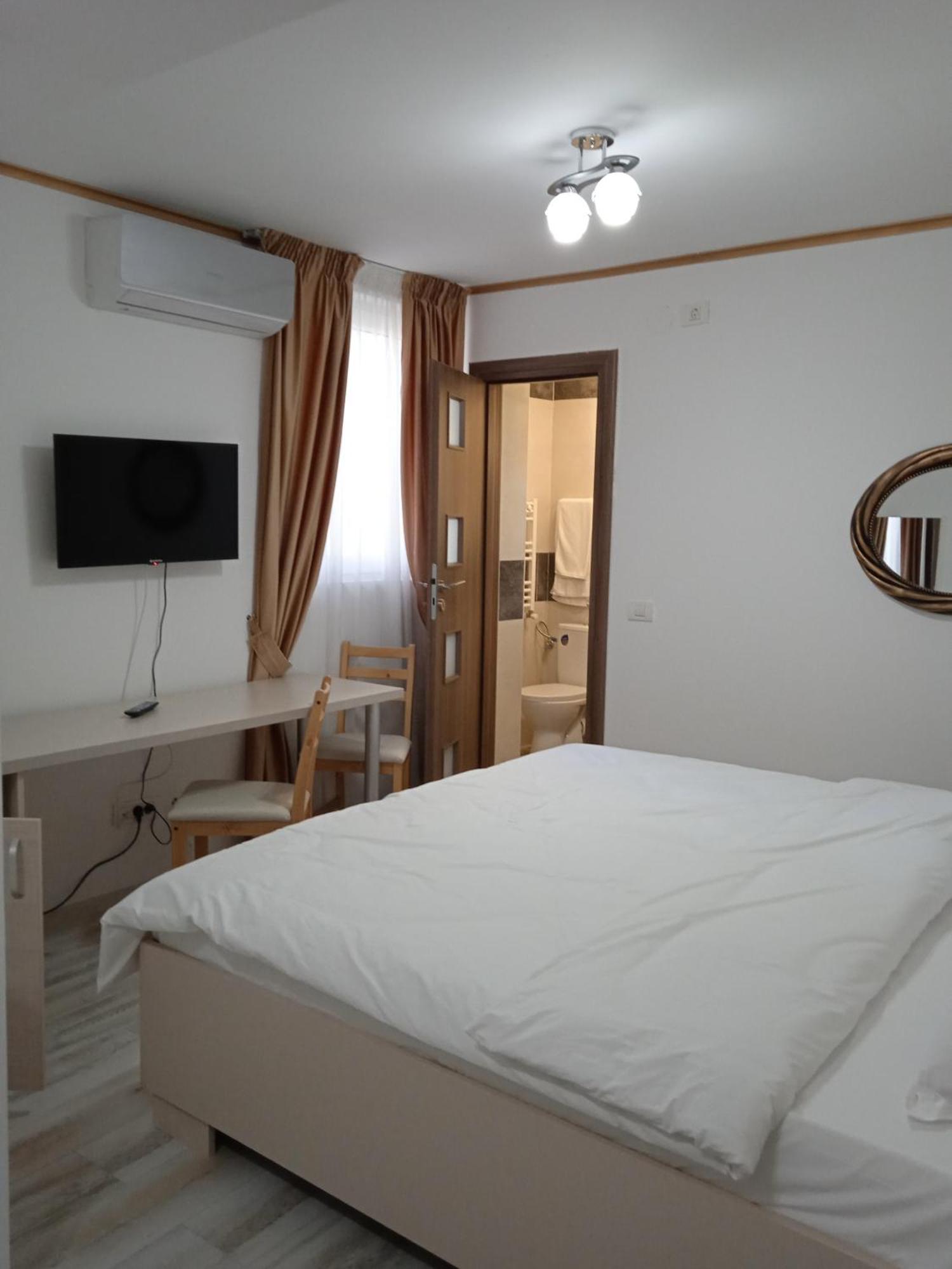 Hotel Marina Srl 布加勒斯特 外观 照片