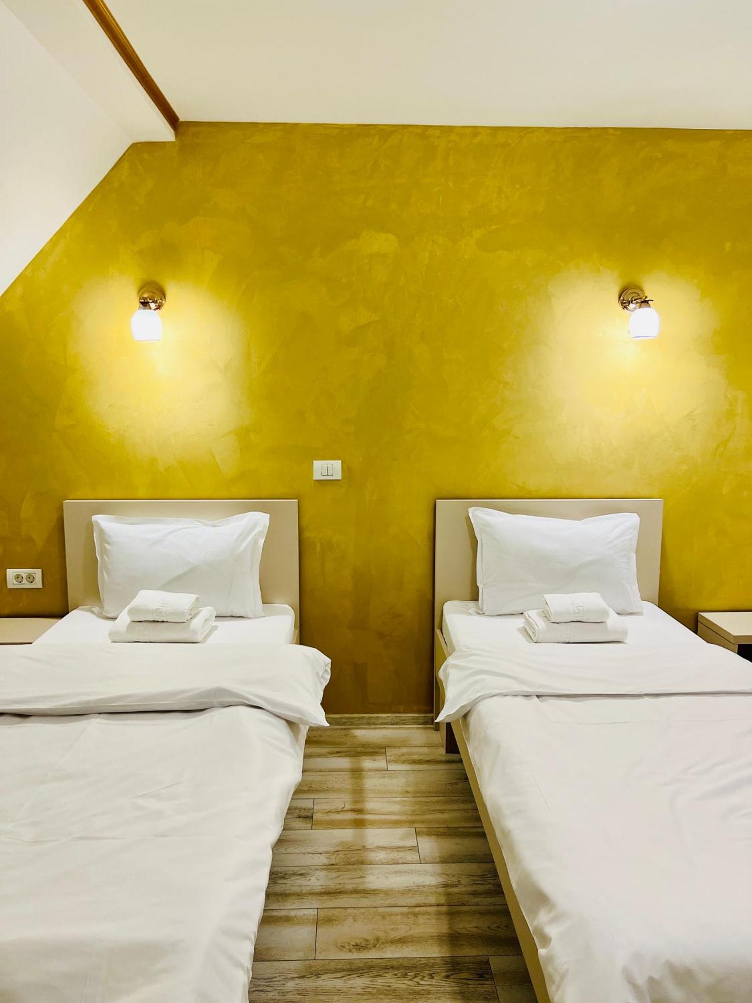 Hotel Marina Srl 布加勒斯特 外观 照片